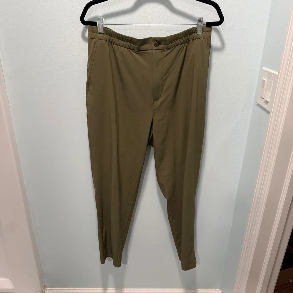 Banana Republic Airstretch Tapered Jogger Pants Olive Green Large Casual Travel